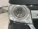 LEDヘッドライトは、点灯の瞬間から最大光量を発揮し、突然暗くなるトンネルなどでの安定感を高めます。