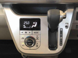 温度を設定すれば、自動で車内の温度管理をしてくれる優れものです♪ATミッションで運転楽々