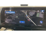 【コマンドシステム】センターのコントローラーとスイッチ類及び音声認識機能により、ナビゲーションやオーディオ&ビジュアル、車両設定等を安全に操作できます。また高精度ディスプレイを採用しています。