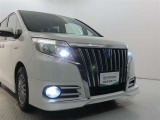 高輝度で点灯速度が速く、しかも消費電力の少ないLEDヘッドライトが装備されています!LEDの明るい光が走行中の視界の確保をサポートして、夜のドライブがより楽しく安全に運転できます♪