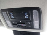 両側電動スライドドアのスイッチ付です。車内からもスイッチひとつで楽にドアの開閉が可能です。電動なので開閉時に力を使う必要がなく、半ドアになることもありません!