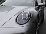 LEDヘッドライト(PDLS+)は、ダイナミックレベライザー、コーナリングライト、車速感応式ヘッドライトコントロール、ハイビームアシスタントが備わり、近遠距離や横方向の照射を的確にし安全性を高めます。