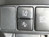 【衝突回避被害軽減装置・車線逸脱警報装置・先進ライト】のセットスイッチです。安全装備搭載でドライバーの安全をサポートします。