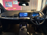 ☆センターパネルを運転席側に僅かに傾けたBMW独特のインパネ☆【駆け抜ける歓び】はここからもスタートしております☆