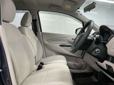 【運転席】シート周りは使用感も少なく、良好な状態となります。丁寧につかわれていたことがよくわかります。