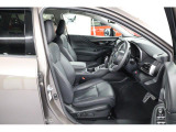 ナッパレザー本革シート(ブラック)運転席・助手席パワーシート装備!シートヒーター(3モード)も装備です!アクセスキー対応運転席シートポジションメモリー機能付です!