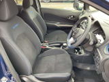 運転席は広々としていて、ゆったりと運転をお楽しみいただくことができますよ。
