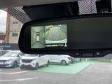 周囲の状況が分かるアラウンドビューモニター搭載。苦手な縦列駐車もこれがあれば安心ですね。