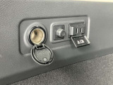 トランクにもシガーソケットとと1500W電源を装備しております。