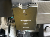 【ETC】高速道路の料金所をストレスなく通過!話題のスポットやサービスエリアに多い「スマートIC」利用時は必須のアイテムです。当店でセットアップを実施、ご納車当日からすぐにご利用いただけます!