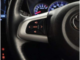 ハンドルから手を放さずに操作出来ますので、安全運転にもつながりますね