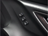 運転席のシートポジションメモリー機能は、登録済みの運転者と交代しても、シートポジションの変更の手間がかかりません。