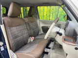 運転席シート廻りは使用感も少なく、良好な状態となっています。前オーナー様が丁寧に使っていたことがよくわかりますね。
