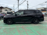 両側パワースライドドア付きで便利!小さなお子様も乗り降り楽々です♪スイッチは運転席にもありますよ!