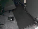 この度は、当店のお車をご覧いただきまして誠にありがとうございます。当店では全国販売・納車も行っております。県によって陸送費用は異なりますのでお気軽にお問い合わせください。