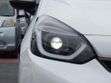 ★LEDヘッドライト搭載★ 白っぽく光る明るく省電力なLEDライト!先進的な白い輝きでフロントフェースを引き締めます☆