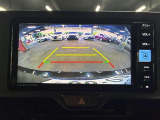 ディスプレイオーディオやカーナビは、現代のドライブにおいて欠かせない装備のひとつです。初めての場所でも迷いにくく、快適なルート案内で運転をサポートします。移動中のエンターテインメント性も高まります。