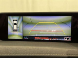 バックモニター付なので後退時に後方が見えるので安心。 車は構造上、死角がたくさんなので万が一を考えると必須ですね。 あくまで補助の為の装備、バックは目視で確認する事が重要ですよ。