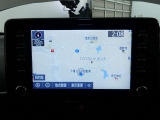8インチ、ディスプレイオーディオを装備。スマホとクルマをつなぐことで、これまでのナビに加えて、いろいろなサービスが楽しめます。