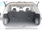 車体構造の見直しや、新型パワーリヤゲートの採用により、荷室幅および荷室開口部を拡大。サイズの大きな荷物の出し入れがしやすくなっております。