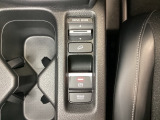 セレクターノブの下に、異なる加速感を楽しめるドライブモードスイッチがついています。一般道、スポーツ走行、エコ走行など、シーンに合わせて最適な加速感を楽しめるドライブモードスイッチです。