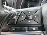 ステアリングに操作スイッチがついてますので、運転しながら簡単操作が可能です