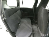 トヨタ高品質中古車洗浄「まるまるクリン」 外装はもちろん、内装はシートを外して見えないところまで徹底洗浄!お客様に責任を持って安心と美しさをお届けします!