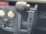 【 シフト 】スムーズなシフトチェンジで快適にお車を操縦していただけます!//