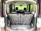 普段のお買い物や通勤、送迎等に十分な荷室スペースを確保しております。セカンドシートを倒すと、大きな荷物の積載も可能です♪