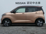シーズンズカラールーフ色外装(暁サンライズカッパー / ブラック)になります。