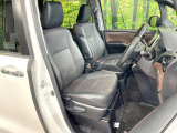 運転席シート廻りは使用感も少なく、良好な状態となっています。丁寧に使われていたことがよくわかりますね。