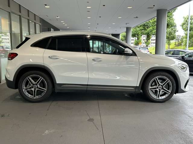 メルセデス・ベンツ GLAクラス GLA200d 4マチック AMGラインパッケージ