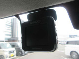 ドライブレコーダーも付いてます、もしもの時に安心です。(フロント側)