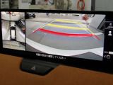 360度ビューモニターで車内から周囲の障害物を確認することができます!駐車場から出るときの左右の確認にも便利です♪