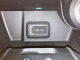 USB端子付き。最近、普及しているUSB。スマホやタブレット以外もUSB充電が増えていますよね。またスマホやメモリー媒体にお手持ちの、貴方のお気に入りの音楽を車内でも楽しめます♪