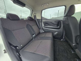 大人でもゆったりとくつろげる車内空間を実現しました。