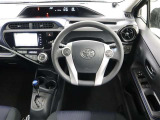高いホールド性で運転姿勢が安定します。長距離ドライブでも疲れにくいのが魅力です。快適なドライビングライフをお送りください♪