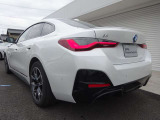 長期にわたる保証を実現。安心の無償保証。2年間のBMWプレミアムセレクション保証と延長保証(別途費用)を合わせて最大4年間の保証。万一の故障に長期間備えることができ、ご安心してお乗り頂けます。
