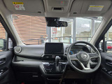 運転席周りの視界もよくハンドルも軽い取り回しなのですごく運転がしやすい車です。