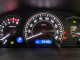 視認性に優れたメーターを採用しており、走行中でも車速や情報が分かりやすく表示されます。運転時の視線移動をむりのない範囲に抑え、快適で安心感のあるドライブをサポートします。