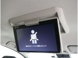後席モニター