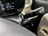 オートライト付きです。トンネル等の車外の明るさに応じて自動でライトを点灯・消灯します。