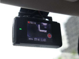 前後タイプの純正ドライブレコーダー付き!あおり運転対策や万が一のトラブル時にも安心できる、今や必須の人気装備です。