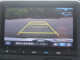 バックカメラ:後方確認がラクにできるので駐車も安心