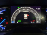 視認性に優れたメーターを採用しており、走行中でも車速や情報が分かりやすく表示されます。運転時の視線移動をむりのない範囲に抑え、快適で安心感のあるドライブをサポートします。