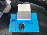 メンテナンスノート【整備記録簿】、取説も揃っています。スマートキーはバッグなどにしまったままボタン操作でエンジンの始動・停止ができて大変便利です。