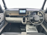 ドライバー目線の画像です。室内や視界もとても広いため運転しやすいですよ。ぜひご来店の際はお掛け下さい。