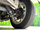 お車を安心してお乗りいただく為には、足回りの定期点検が欠かせません。サービスサポート(有償保証)では無料点検もご提供しており、安心のカーライフをお過ごしいただけるサポート体制が整っています。