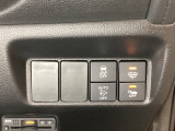 VSA(ABS+TCS+横滑り抑制)解除のオンオフスイッチなどはハンドルの右側に装備しています。