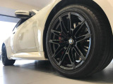 BMW純正アルミホイールです。納車時にはアルミホイールコーティングも承っております!是非ご検討下さいませ。